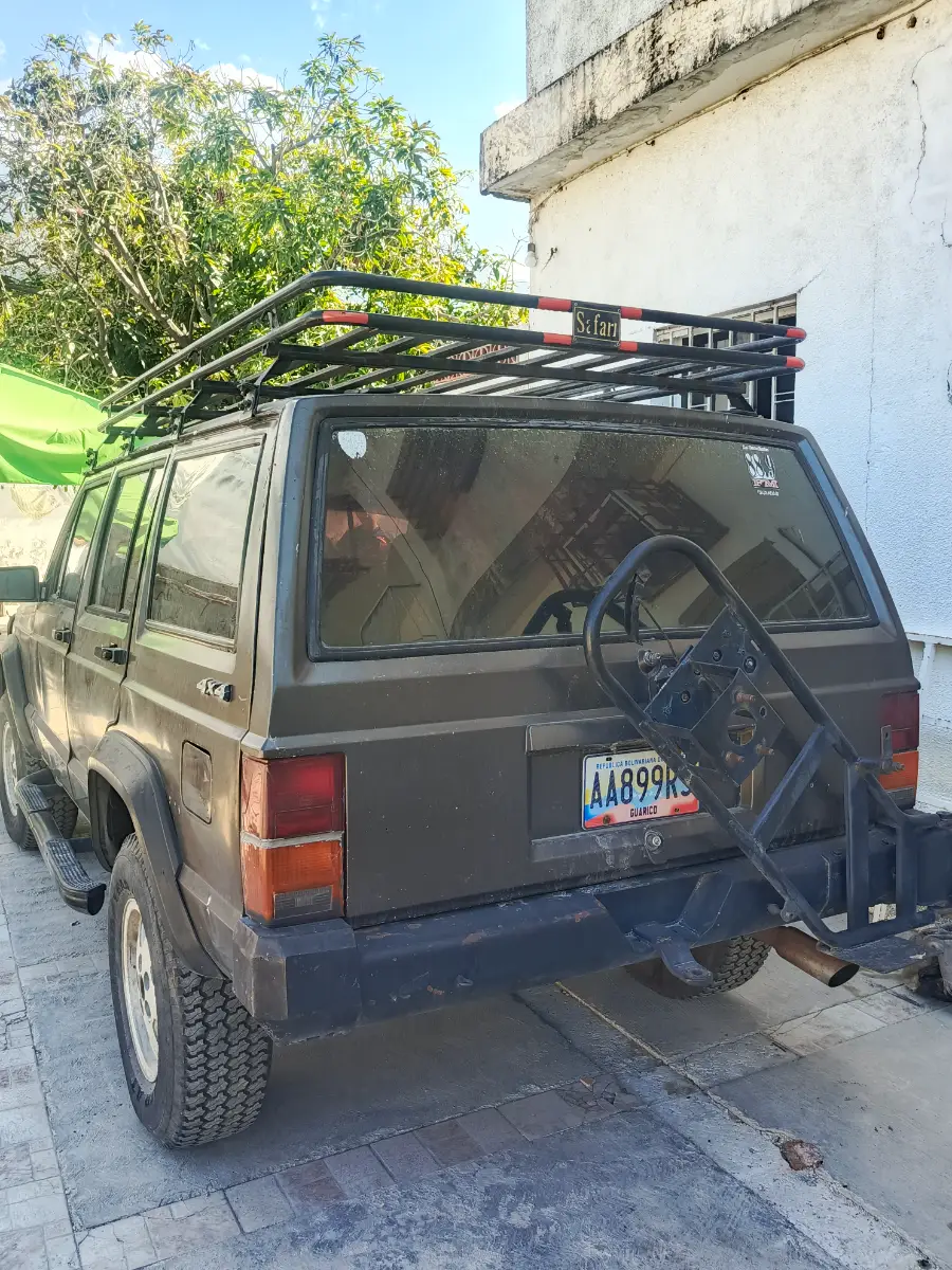 Vista 6 del vehículo: Jeep Cherokee