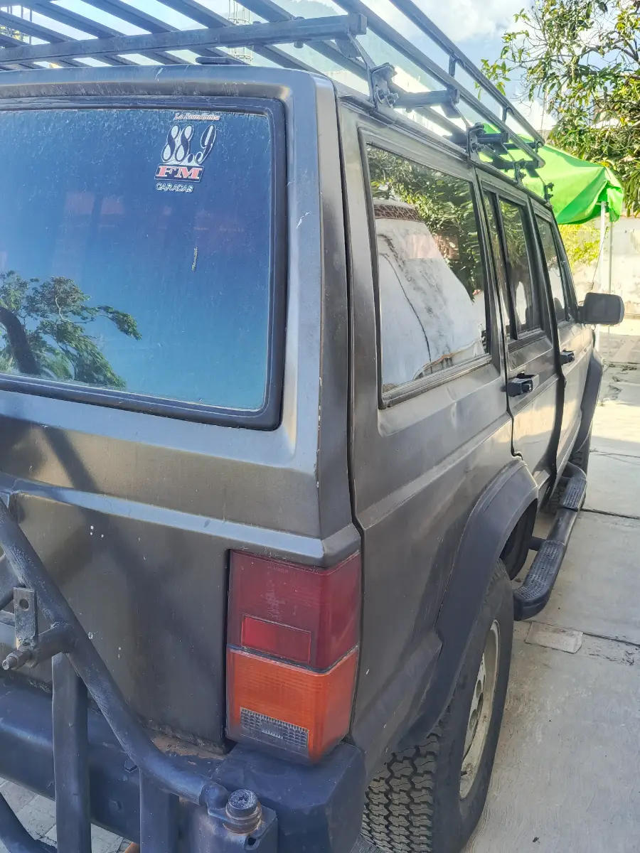 Vista 5 del vehículo: Jeep Cherokee