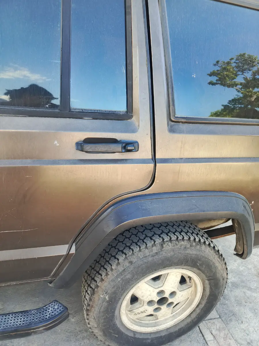 Vista 3 del vehículo: Jeep Cherokee