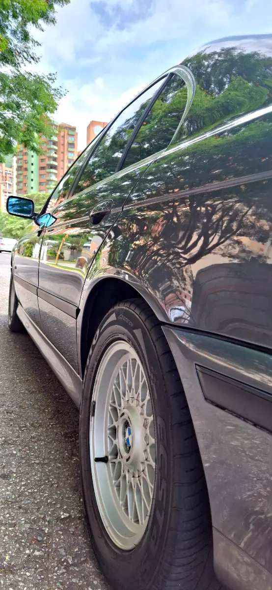 Vista 6 del vehículo: BMW 540i