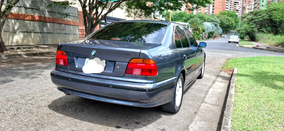 Vista 9 del vehículo: BMW 540i