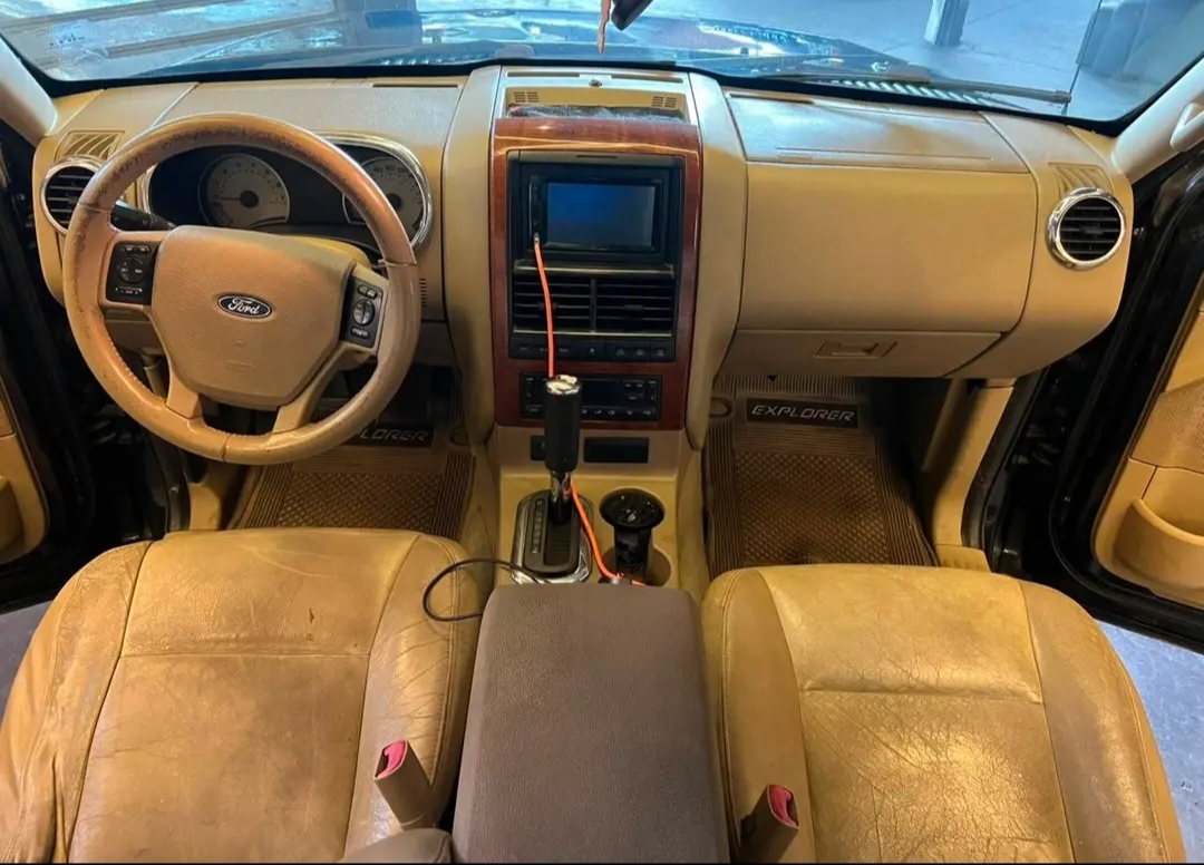 Vista 8 del vehículo: Ford Explorer