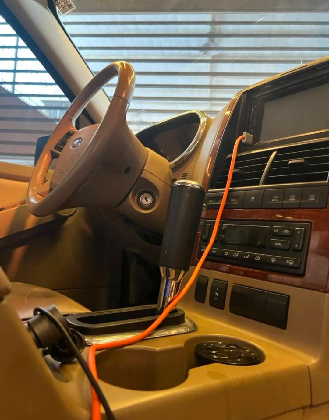 Vista 7 del vehículo: Ford Explorer