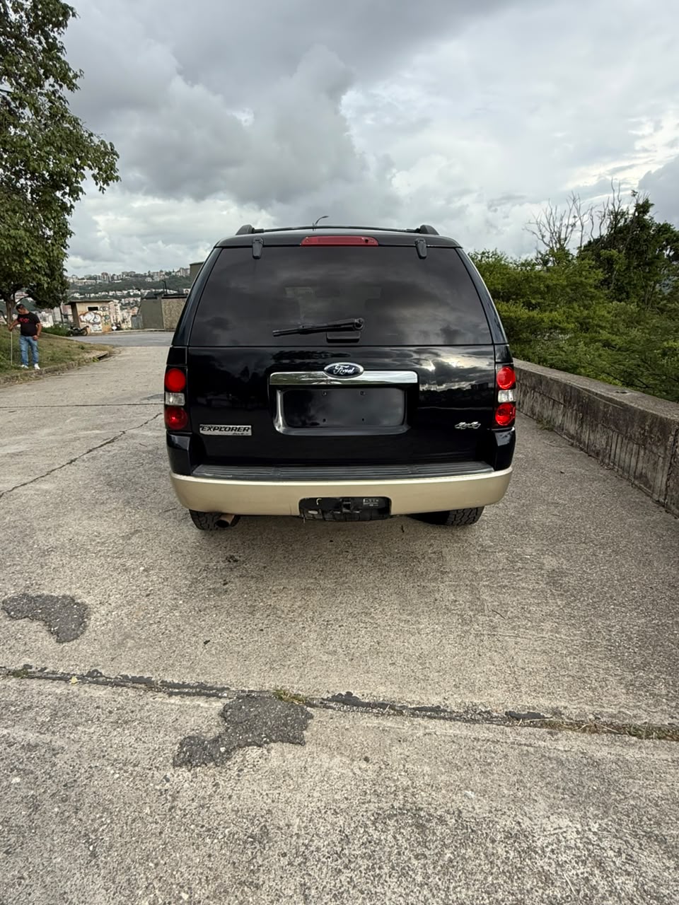 Vista 4 del vehículo: Ford Explorer