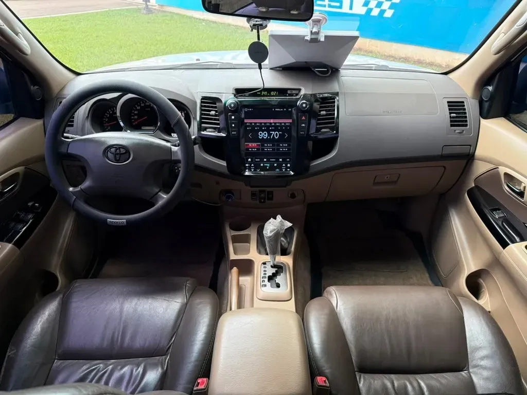 Vista 10 del vehículo: Toyota Fortuner 4x4