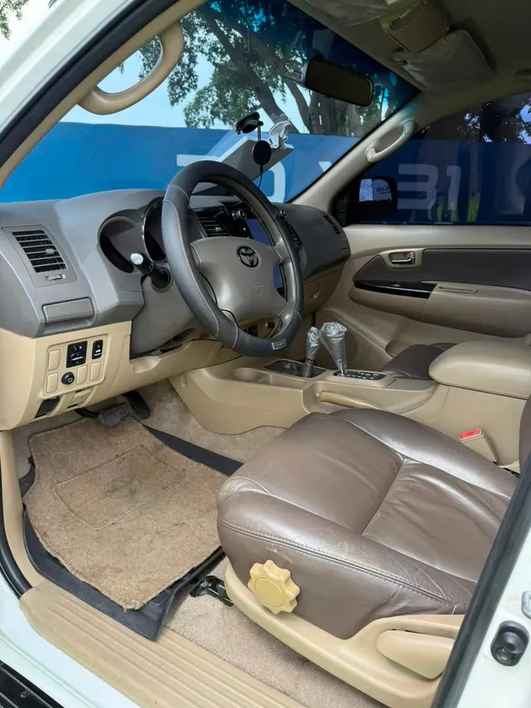Vista 12 del vehículo: Toyota Fortuner 4x4