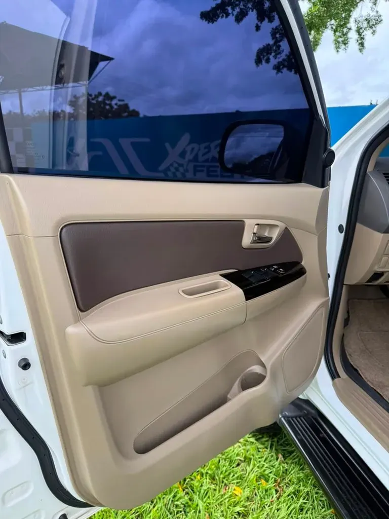 Vista 13 del vehículo: Toyota Fortuner 4x4