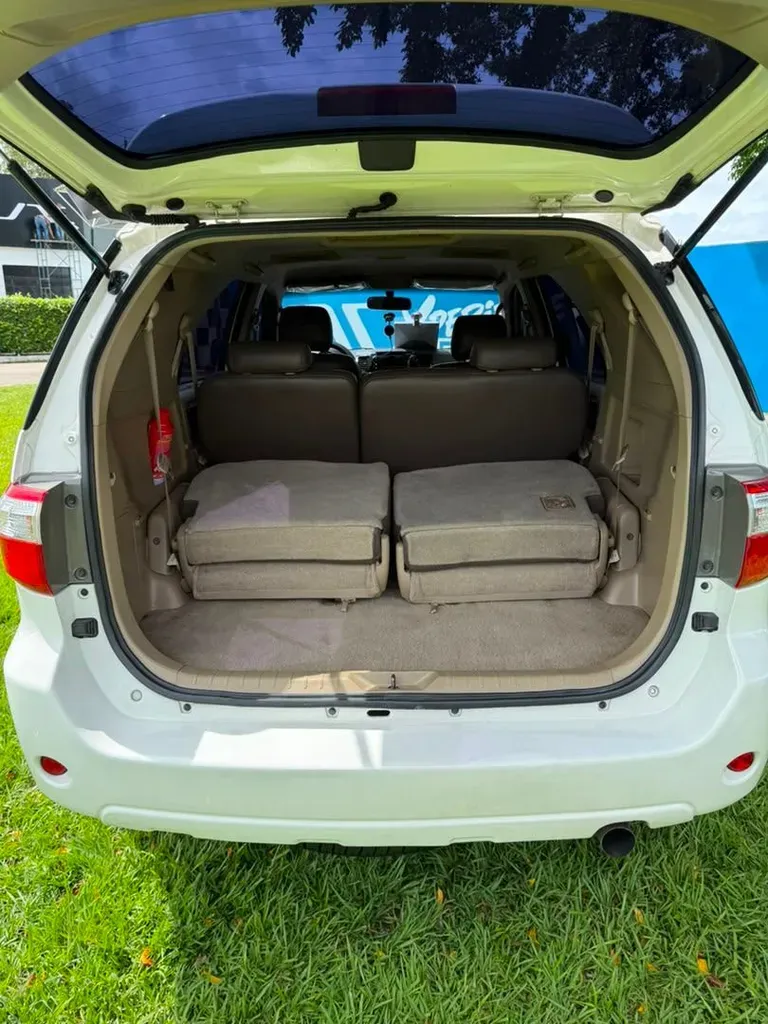 Vista 14 del vehículo: Toyota Fortuner 4x4