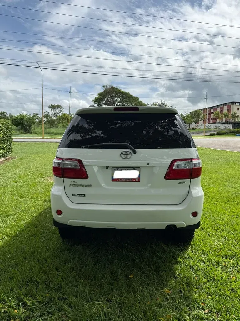 Vista 2 del vehículo: Toyota Fortuner 4x4