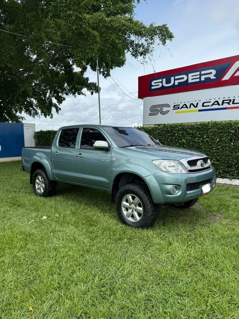 Vista 3 del vehículo: Toyota Hilux Kavak 4x4