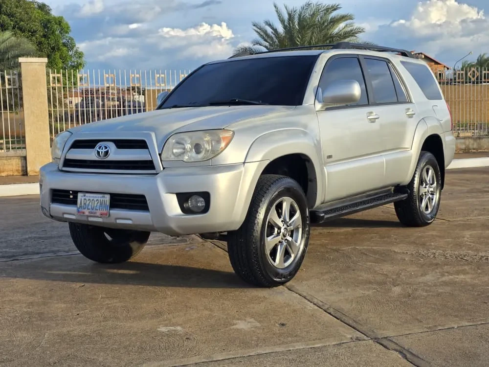 Vista 10 del vehículo: Toyota 4Runner 4x2 Automatica
