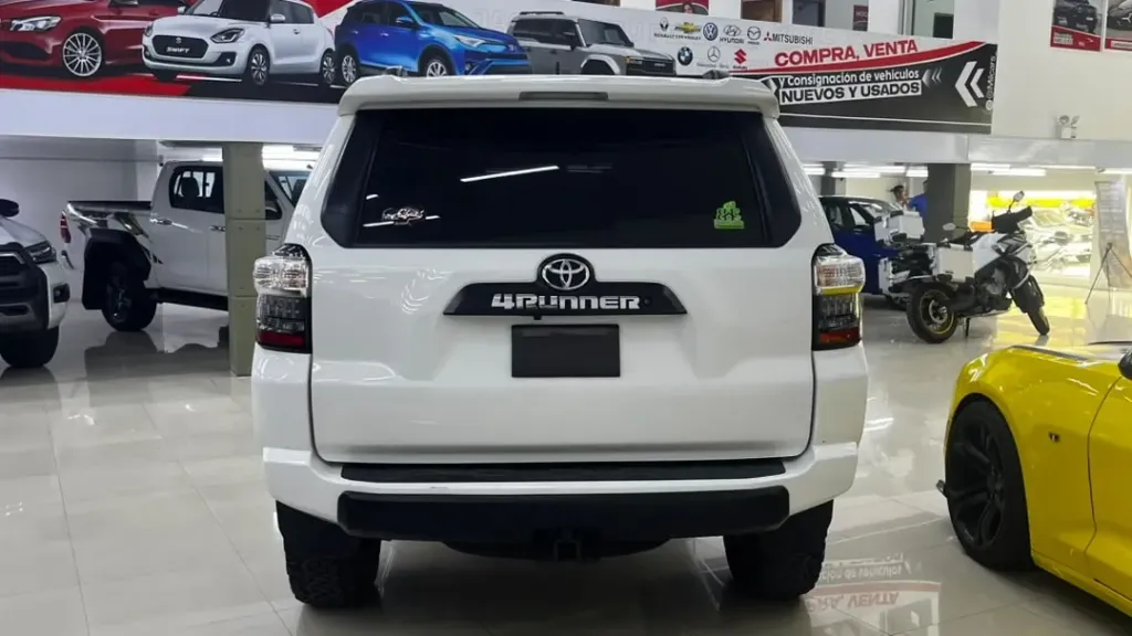 Vista 31 del vehículo: Toyota 4Runner Sr5