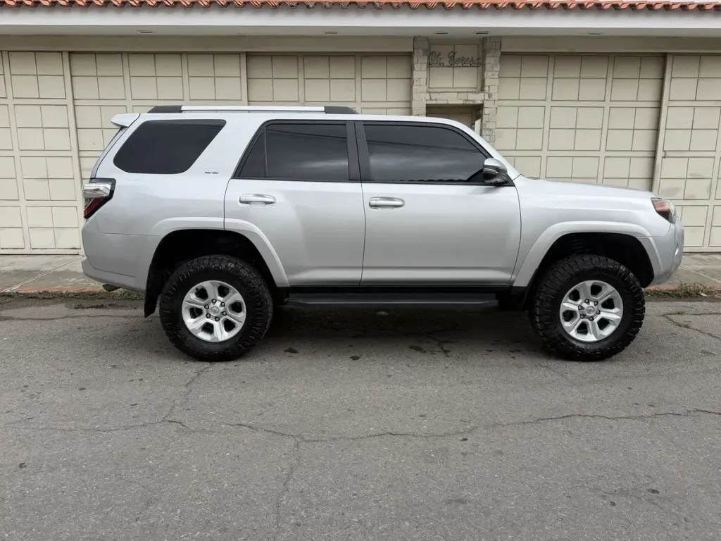 Vista 2 del vehículo: Toyota 4Runner Sr5 Premium 4x4