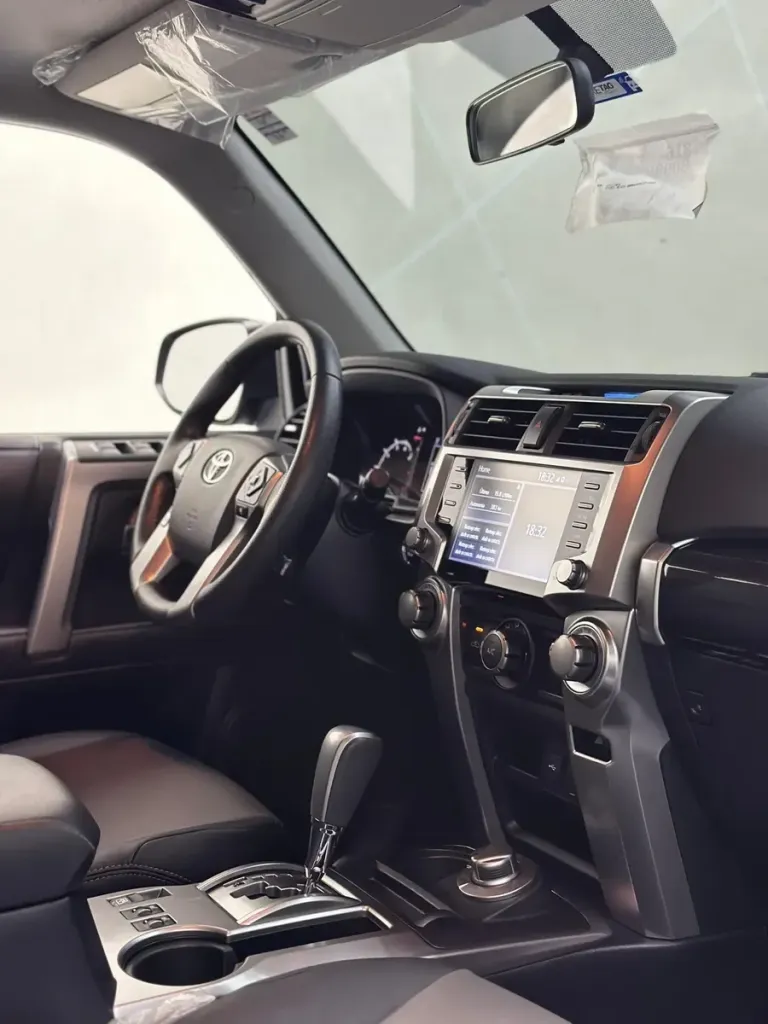 Vista 24 del vehículo: Toyota 4Runner Sr5 Accesorios Trd
