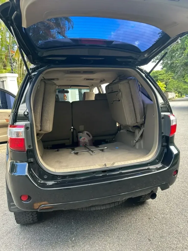 Vista 26 del vehículo: Toyota Fortuner 4x4 Sin Detalle Alguno Perfecto Estado