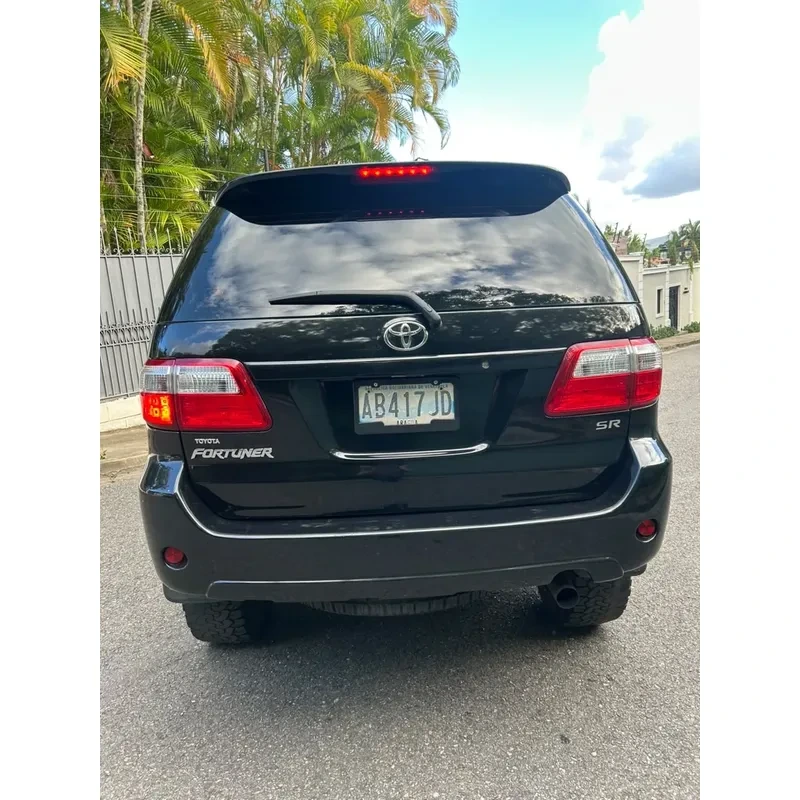 Vista 42 del vehículo: Toyota Fortuner 4x4 Sin Detalle Alguno Perfecto Estado