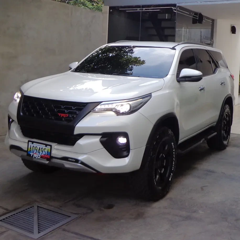 Vista 23 del vehículo: Toyota Fortuner Trd Sr5 Dubai