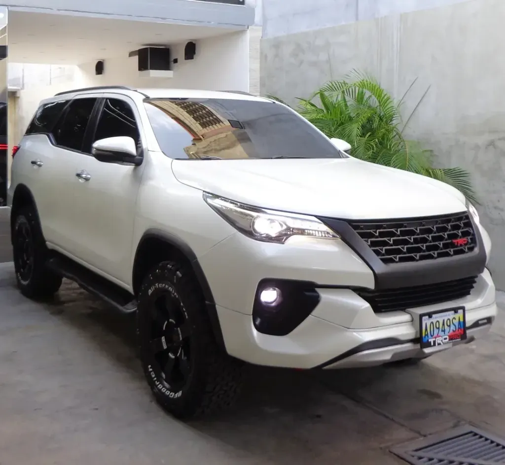 Vista 25 del vehículo: Toyota Fortuner Trd Sr5 Dubai