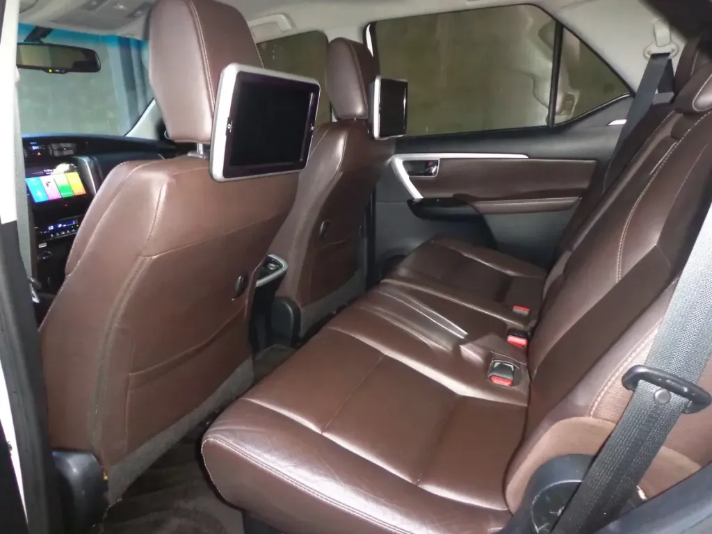 Vista 5 del vehículo: Toyota Fortuner Trd Sr5 Dubai