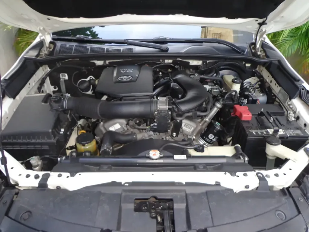 Vista 8 del vehículo: Toyota Fortuner Trd Sr5 Dubai