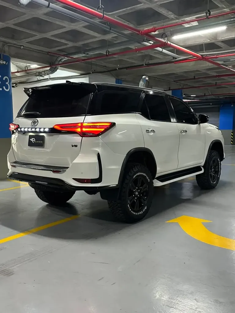 Vista 2 del vehículo: Toyota Fortuner Legender