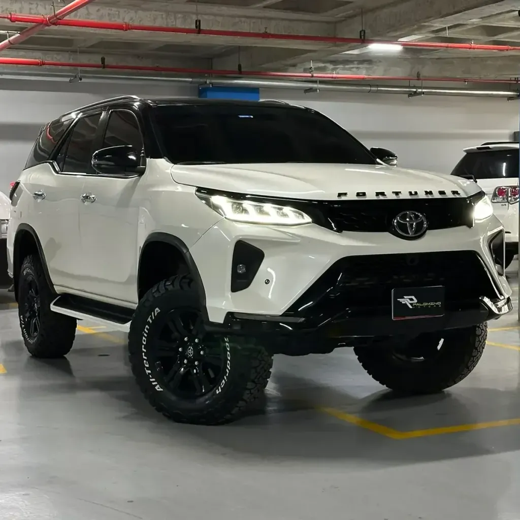 Vista 15 del vehículo: Toyota Fortuner Legender