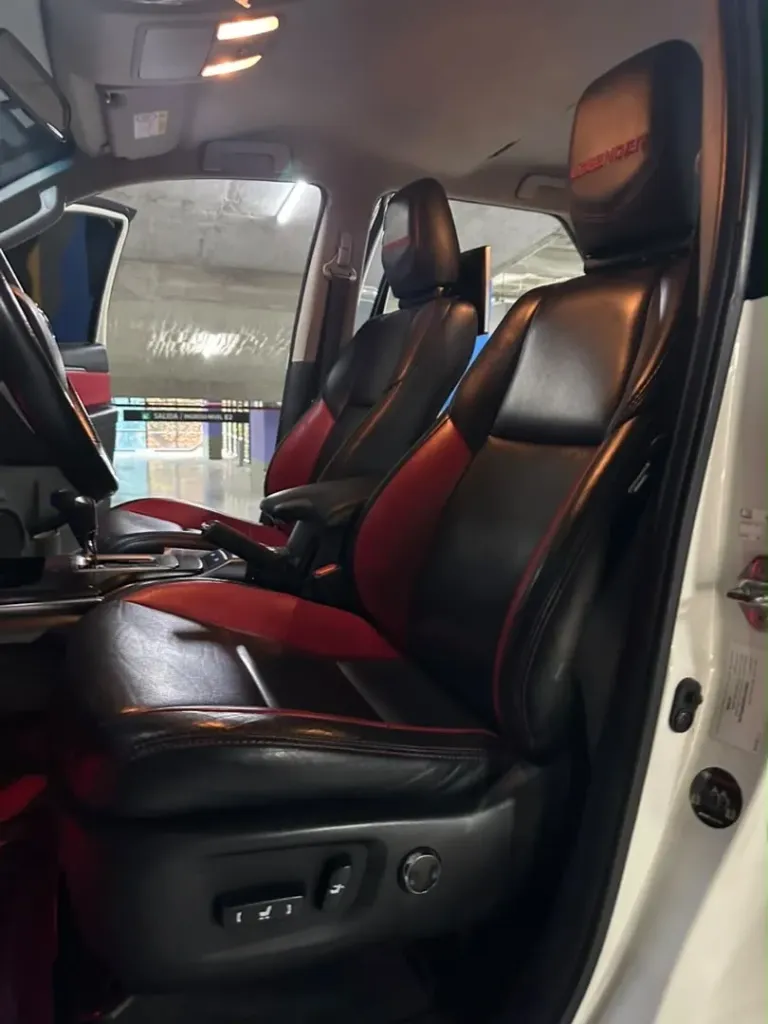 Vista 5 del vehículo: Toyota Fortuner Legender