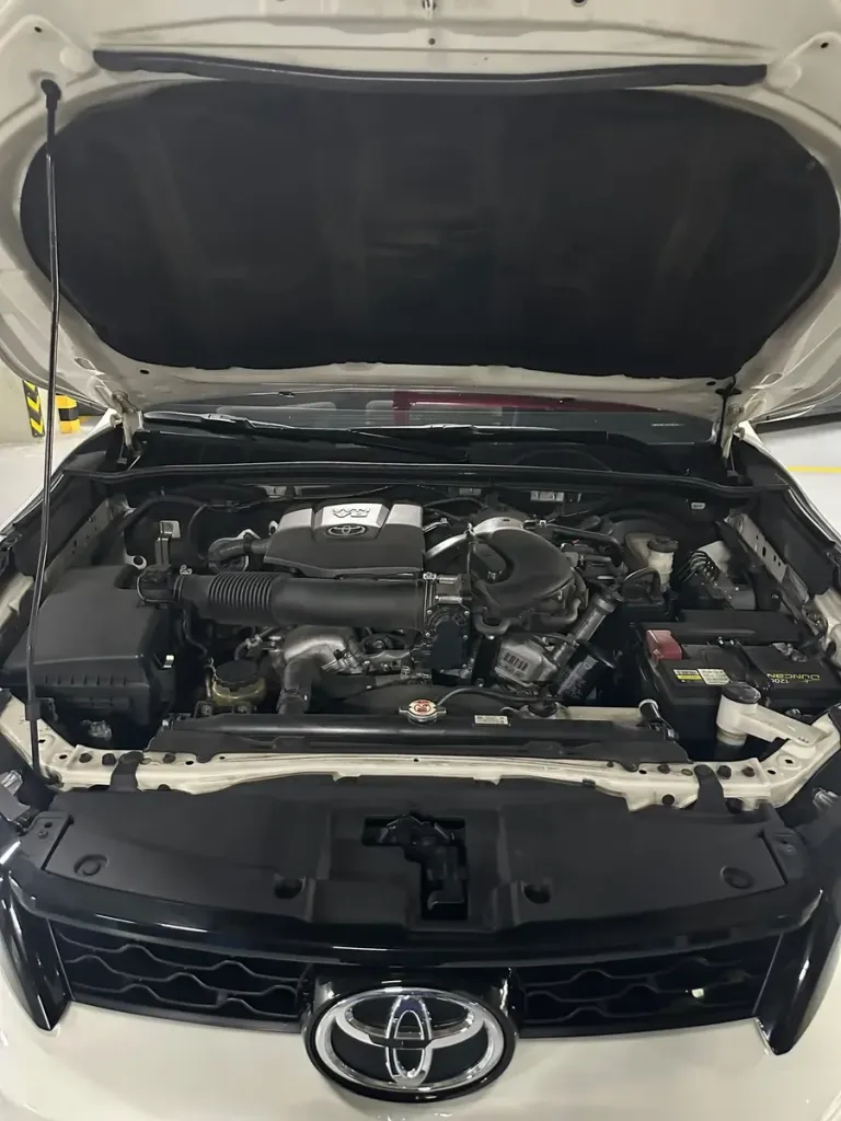 Vista 10 del vehículo: Toyota Fortuner Legender