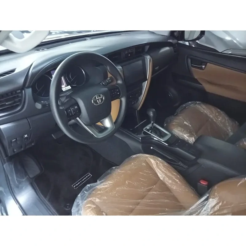 Vista 15 del vehículo: Toyota Fortuner Dubai 2.7l 4x4 Maracaibo