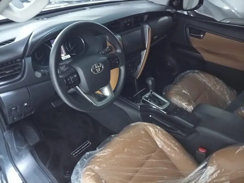 Vista 16 del vehículo: Toyota Fortuner Dubai 2.7l 4x4 Maracaibo