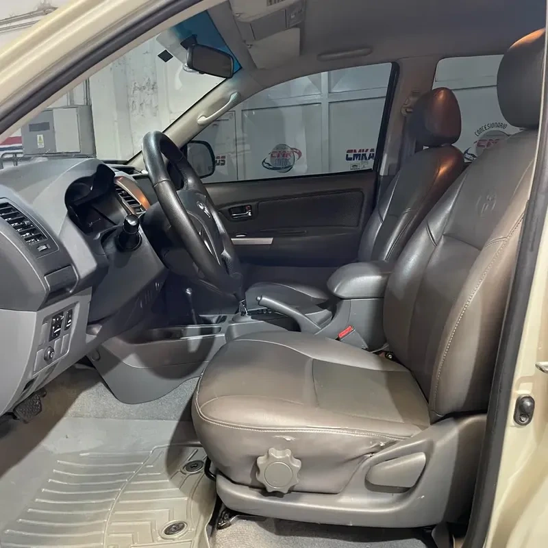 Vista 23 del vehículo: Toyota Hilux Kavak