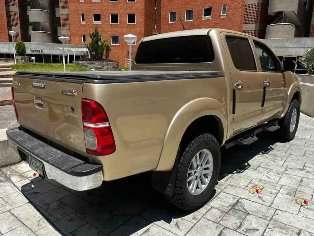 Vista 2 del vehículo: Toyota Hilux Kavak 4x4