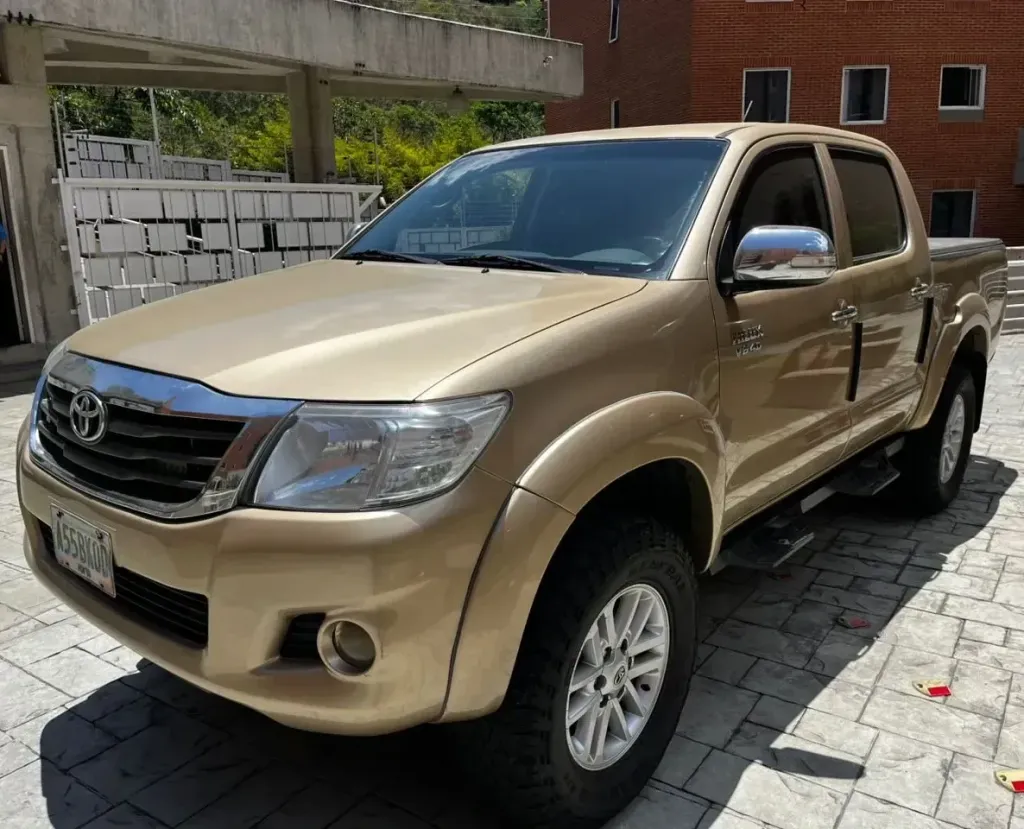 Vista 31 del vehículo: Toyota Hilux Kavak 4x4