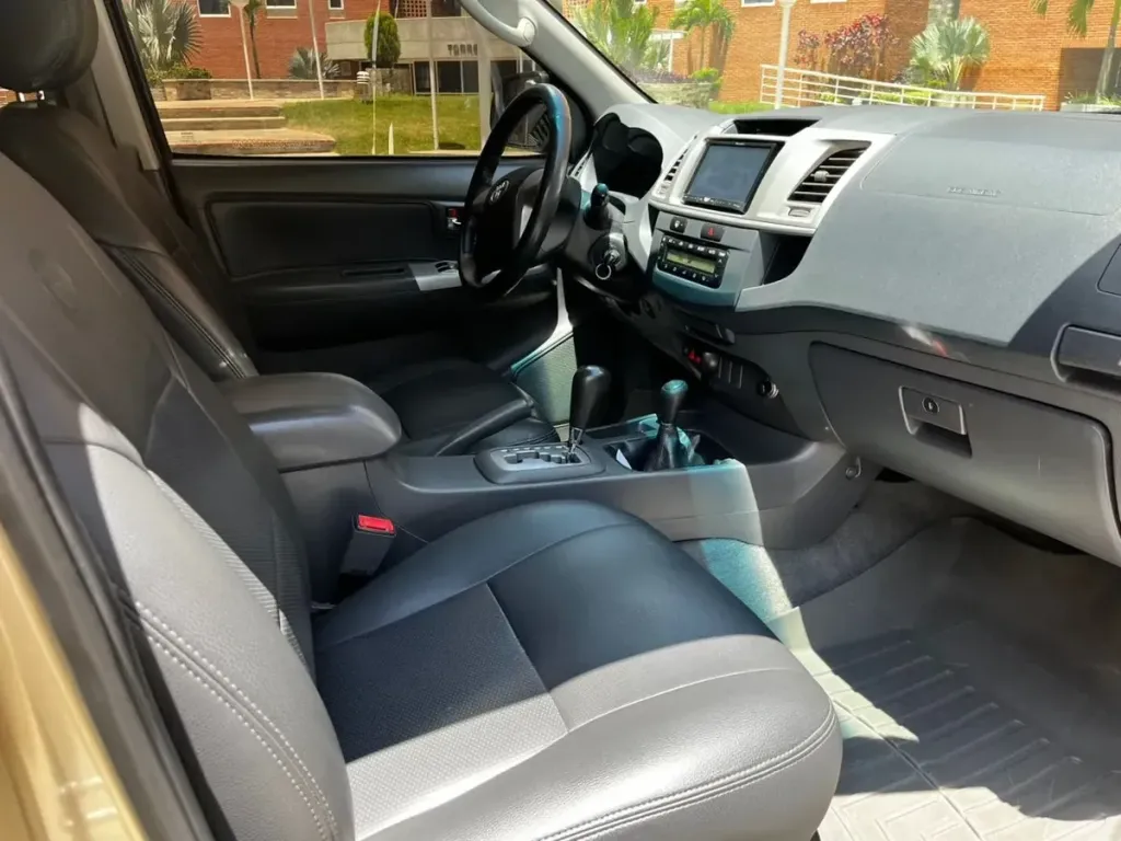 Vista 8 del vehículo: Toyota Hilux Kavak 4x4
