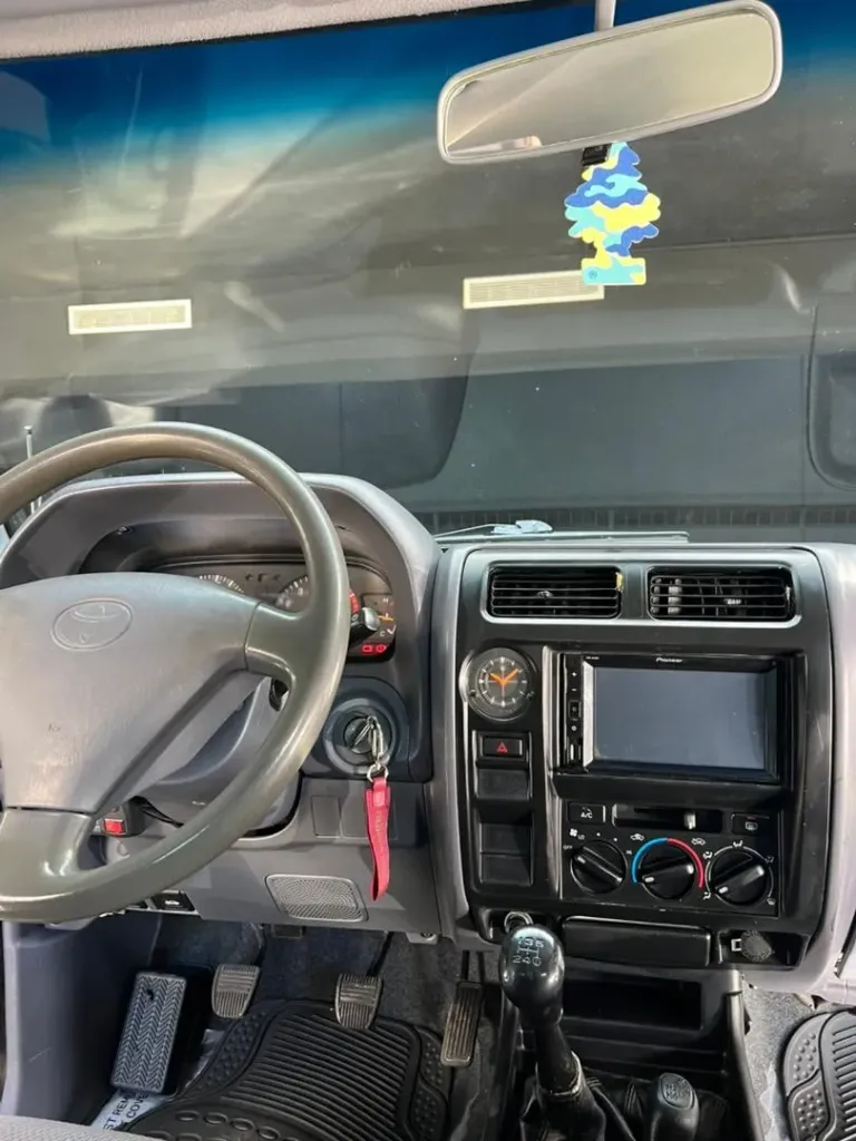 Vista 3 del vehículo: Toyota Merú Versión 2.7