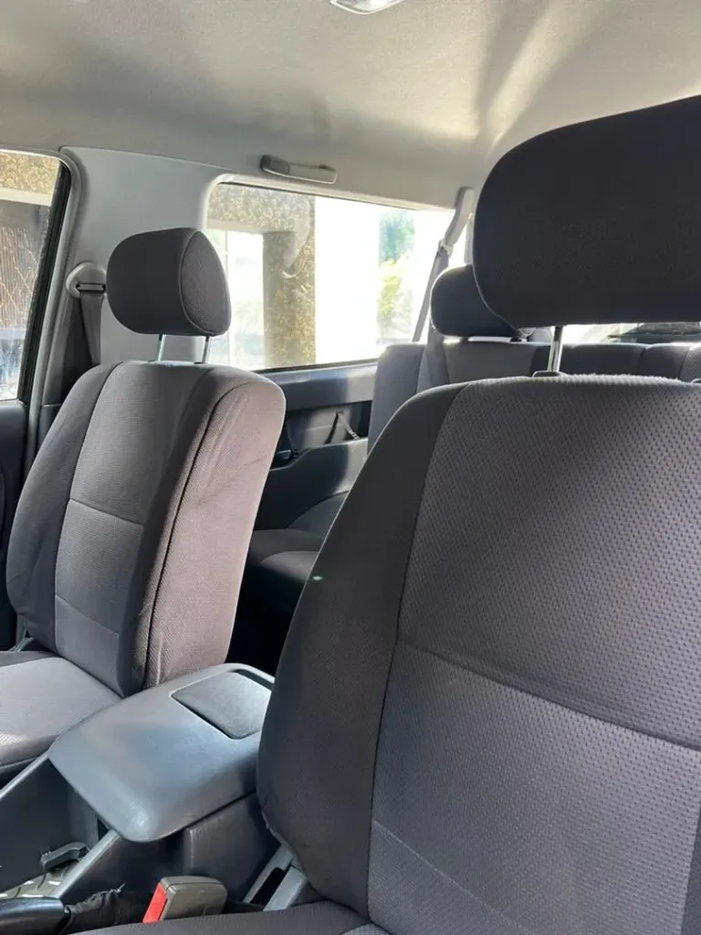 Vista 4 del vehículo: Toyota Merú Versión 2.7