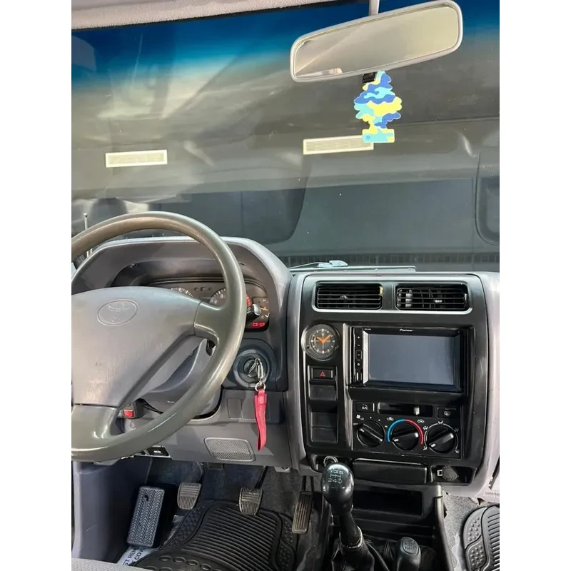 Vista 25 del vehículo: Toyota Merú Versión 2.7