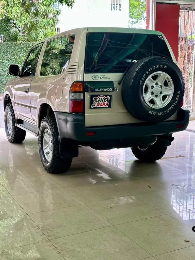 Vista 3 del vehículo: Toyota Merú Full Equipo