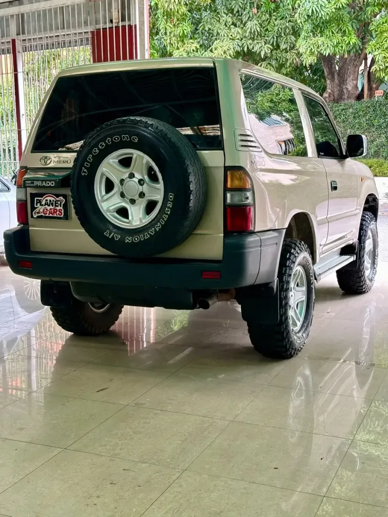 Vista 4 del vehículo: Toyota Merú Full Equipo