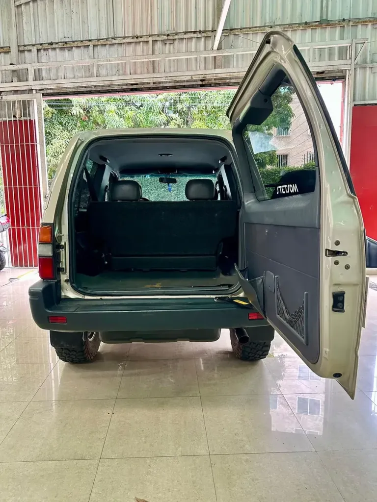 Vista 8 del vehículo: Toyota Merú Full Equipo
