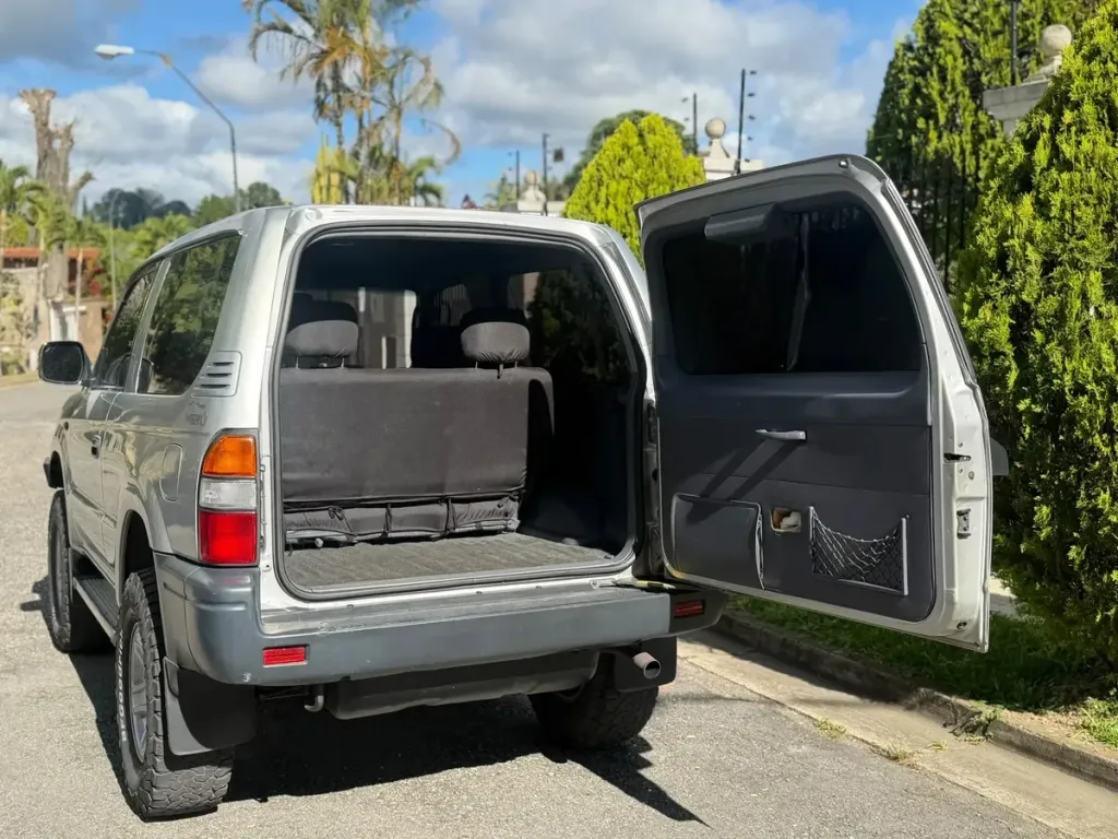 Vista 24 del vehículo: Toyota Merú Sincrónico 4x4