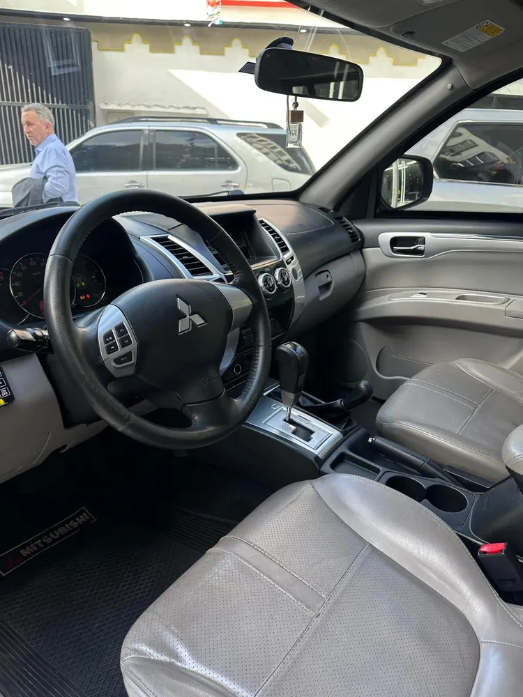 Vista 3 del vehículo: Mitsubishi Montero