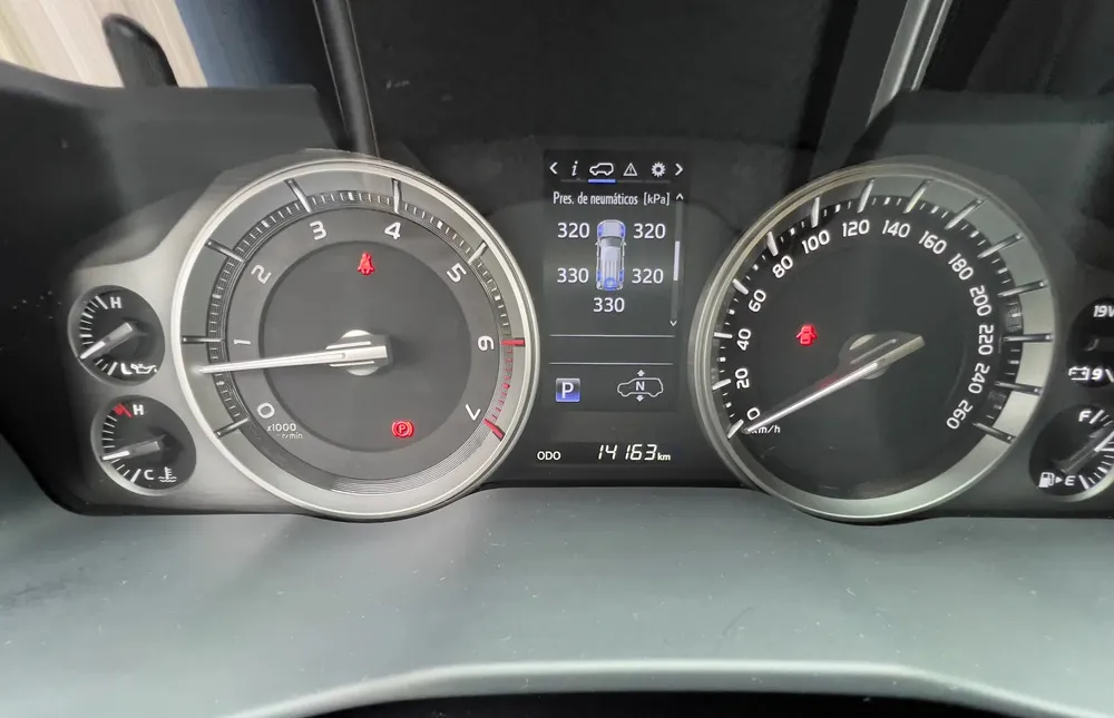Vista 18 del vehículo: Toyota Land Cruiser