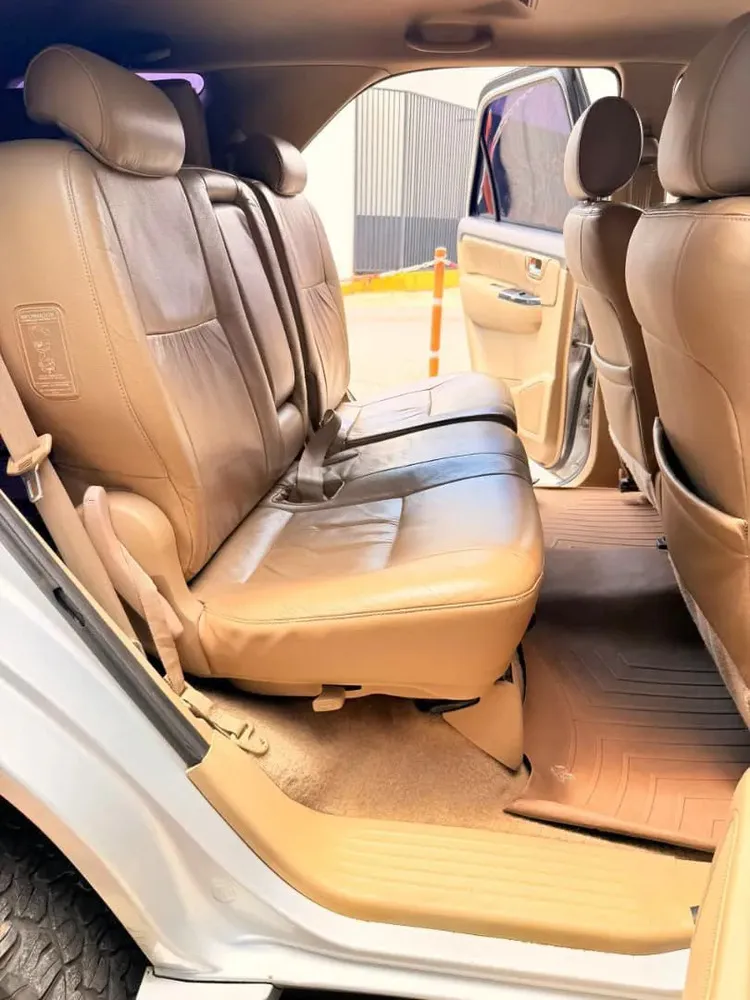 Vista 6 del vehículo: Toyota Fortuner
