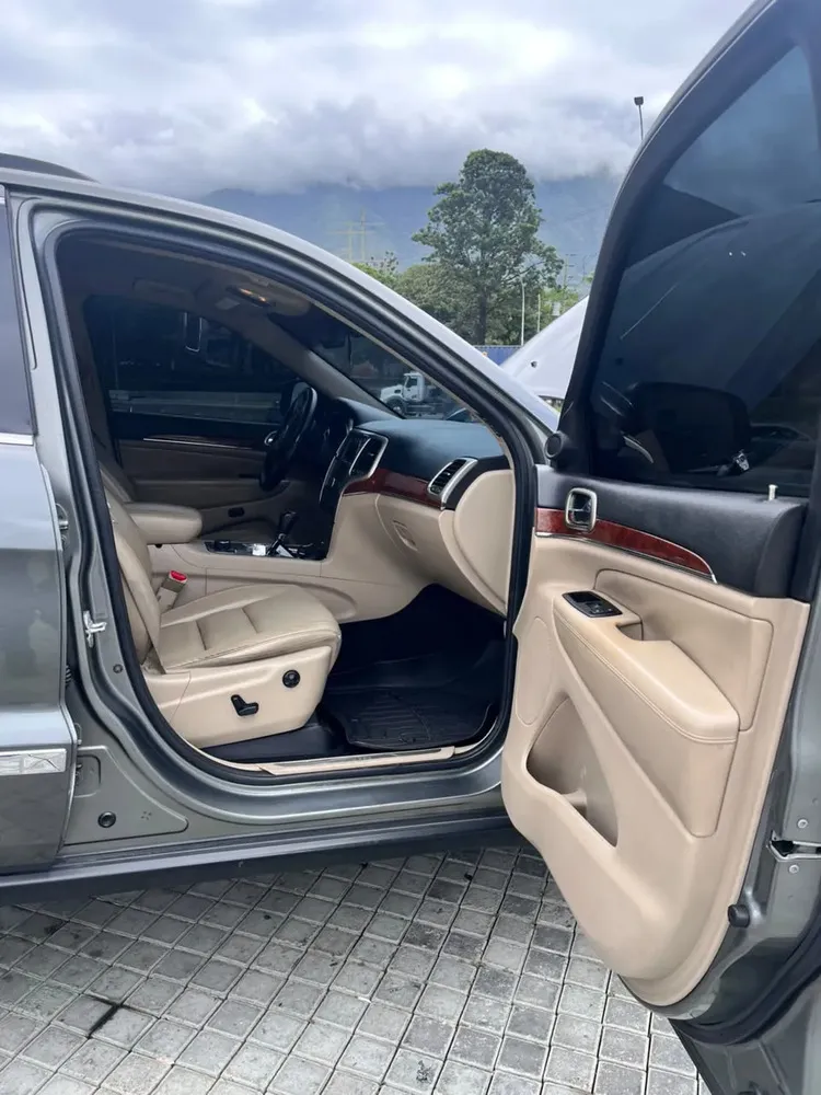 Vista 15 del vehículo: Jeep Grand