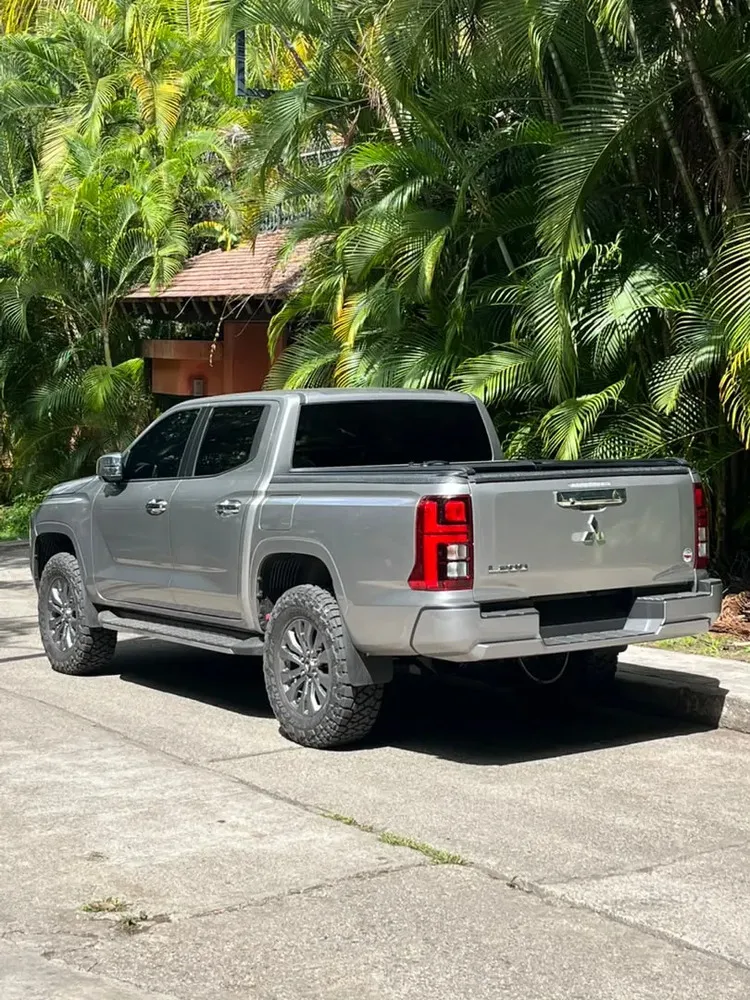 Vista 6 del vehículo: Mitsubishi L200