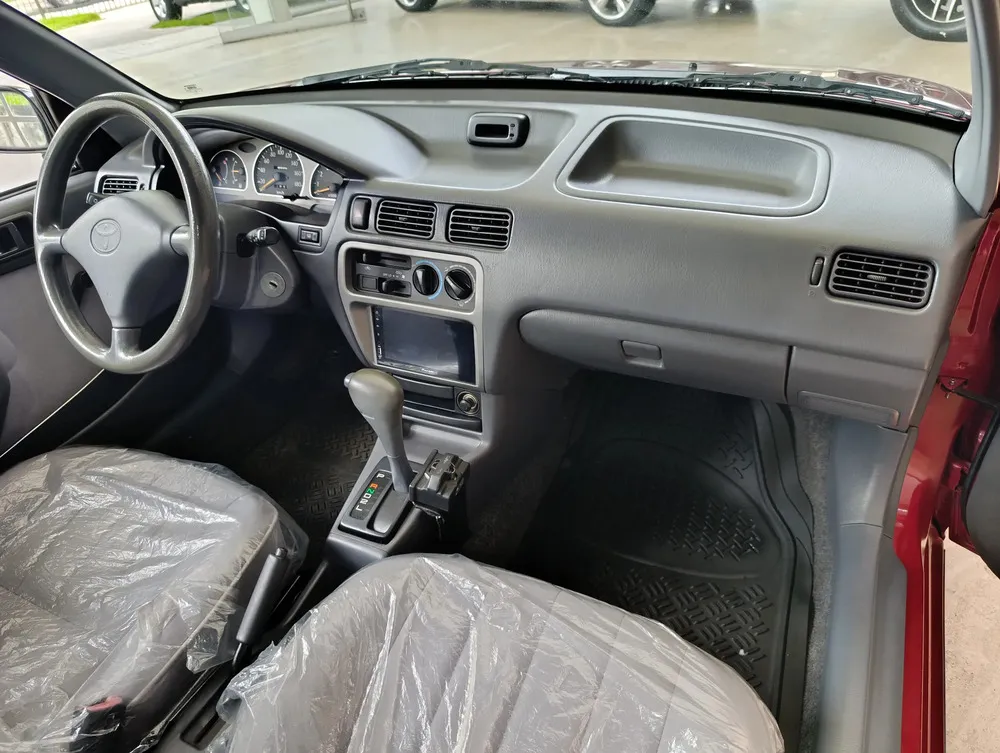 Vista 14 del vehículo: Toyota Starlet
