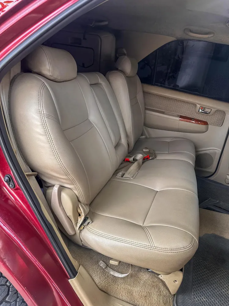 Vista 8 del vehículo: Fortuner 2009