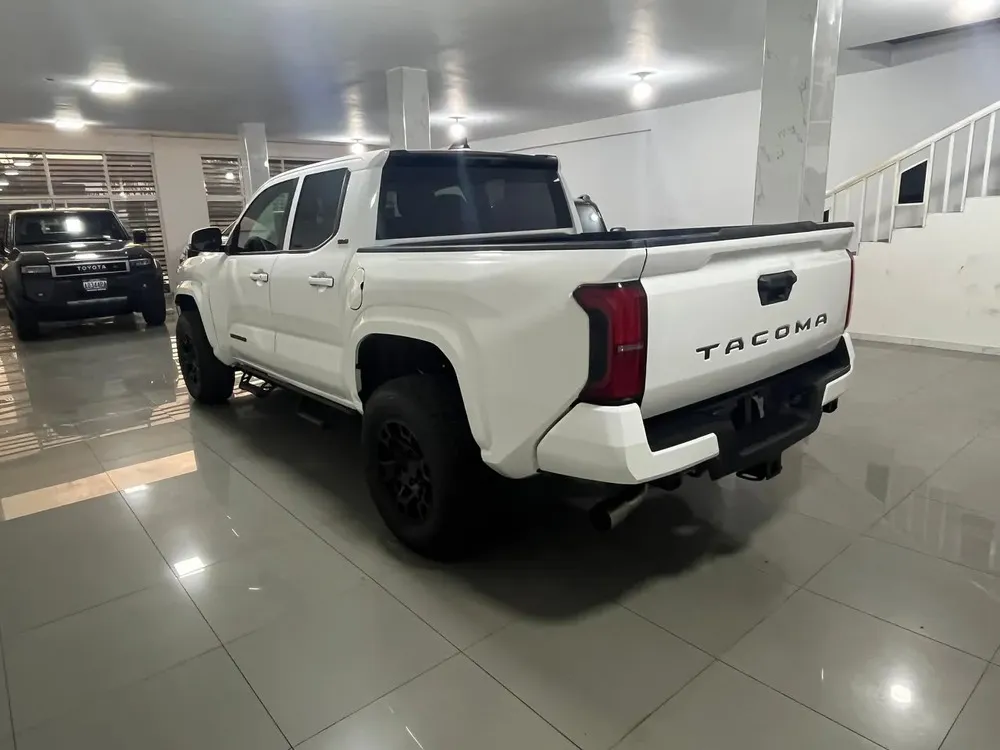Vista 3 del vehículo: Toyota Tacoma