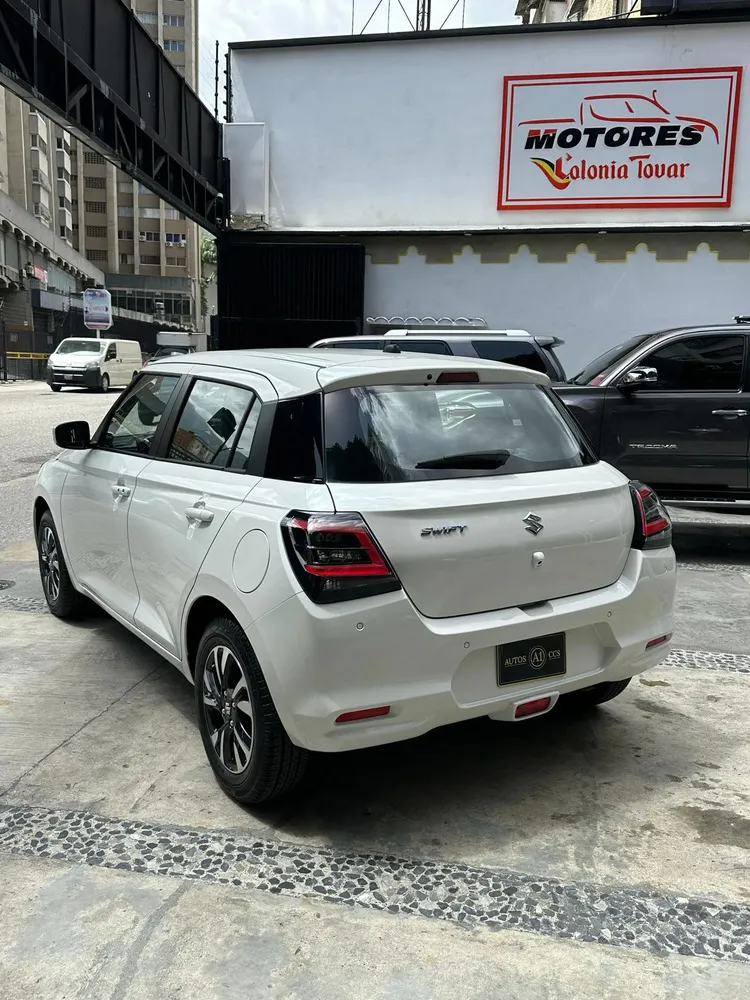 Vista 3 del vehículo: Suzuki Swift
